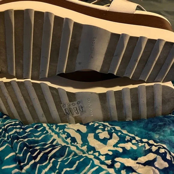 MICHAEL MICHAEL KORS
Marlon Leather Flatform Sandal - Picture 5 of 8